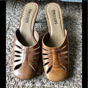 Cute step ins by Two Lips in size 7m